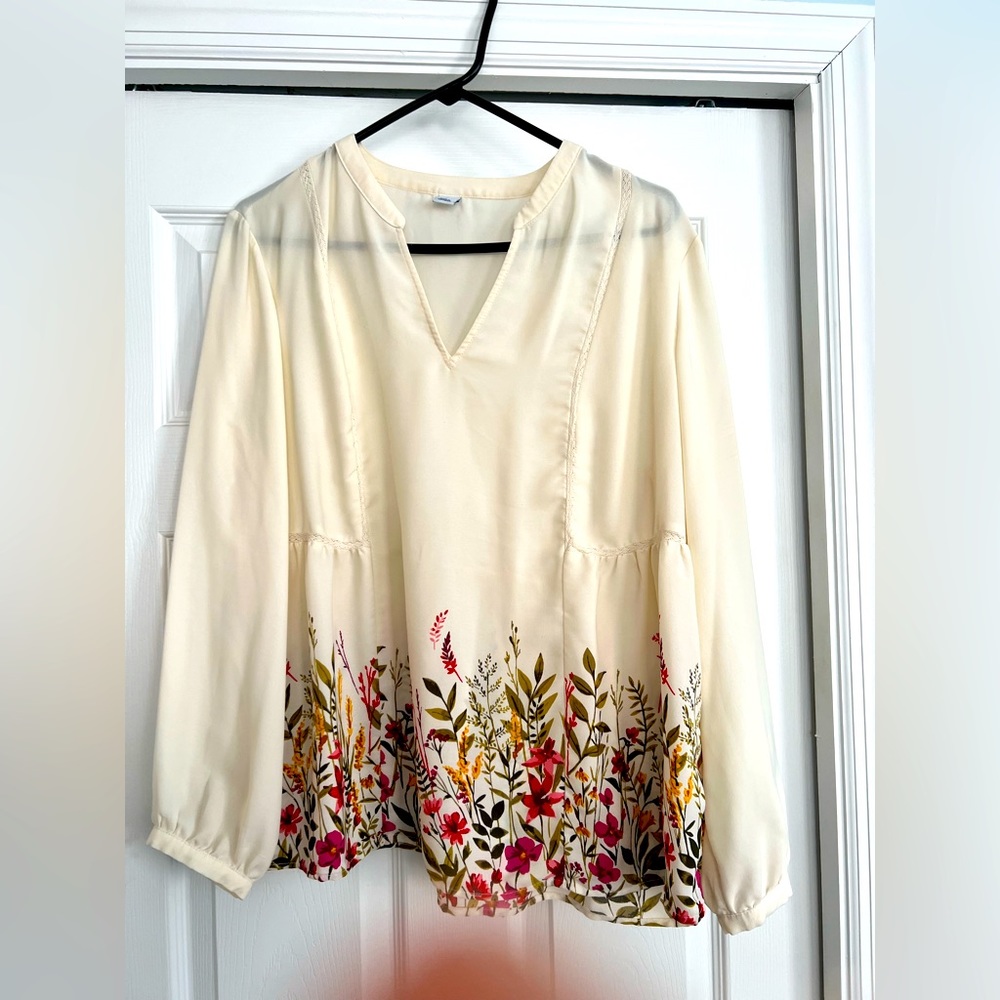 Women’s Cream Floral blouse